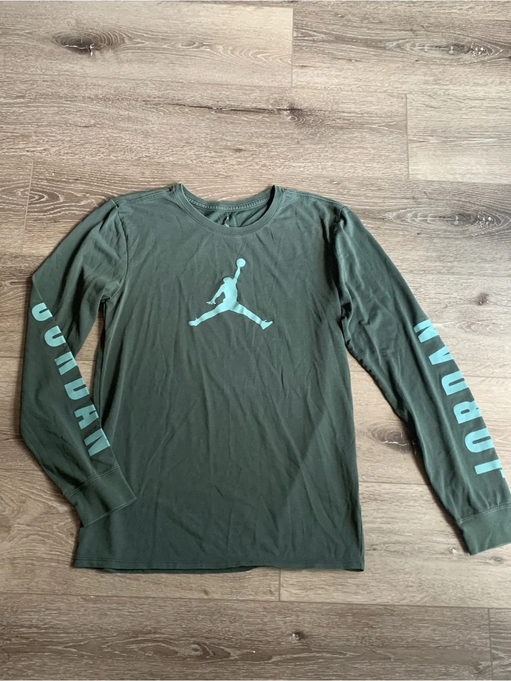 Nike Long Sleeve Shirt Air Jordan Flight Jump man  Size Small Green
